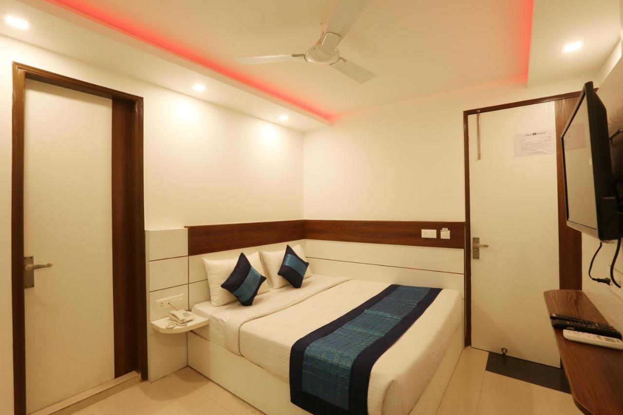 Airport Hotel Gulshan Deluxe Palace New Delhi Extérieur photo